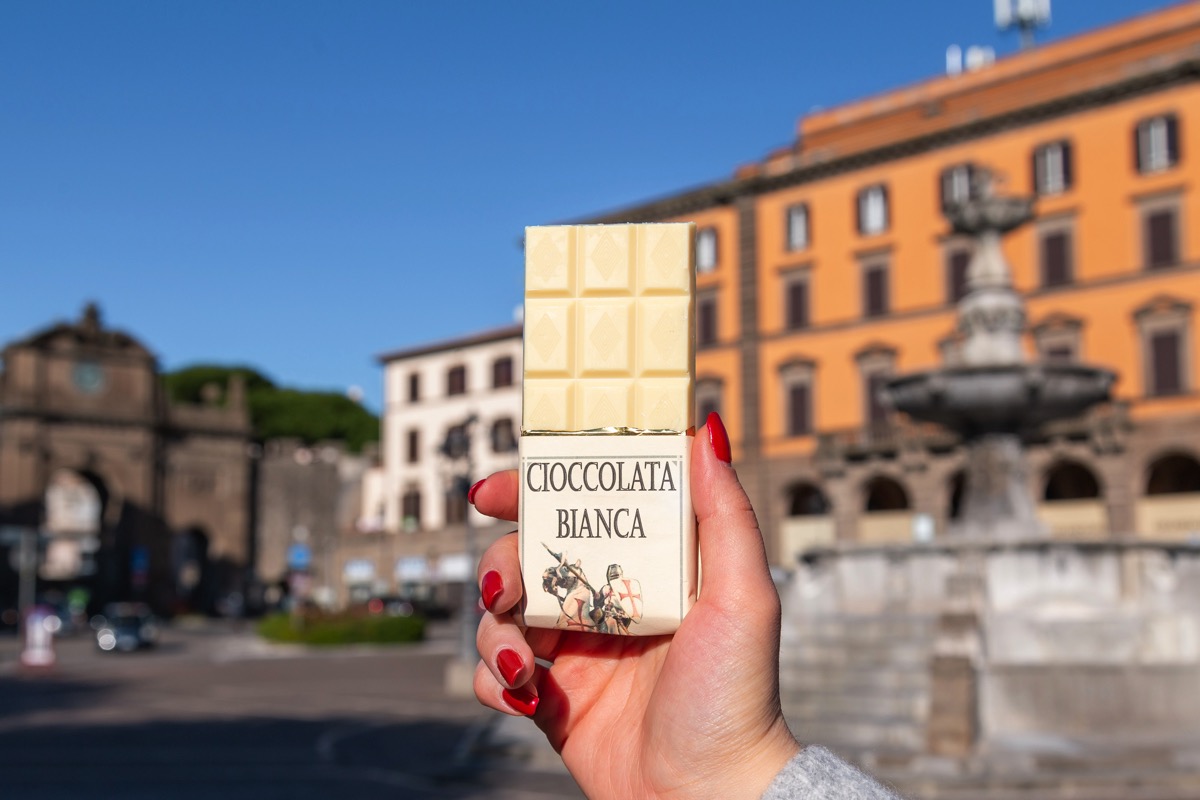 lanticalatteria_cioccolata-bianca-50g-02 Barretta cioccolato bianco 50g scartata