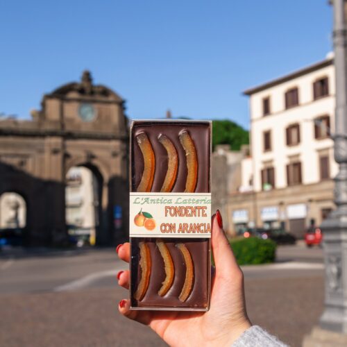 Tipo oro 140g con scorza d'arancia incartata