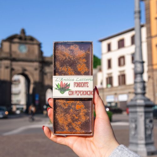 Cioccolato Viterbo Antica Latteria Tipo oro 140g con peperoncino incartata